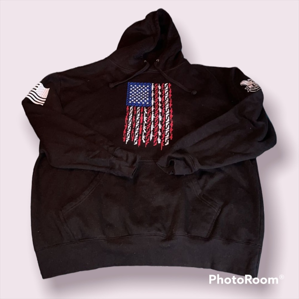 We the people hoodie. All guns in is everything. Great quality!!🖤